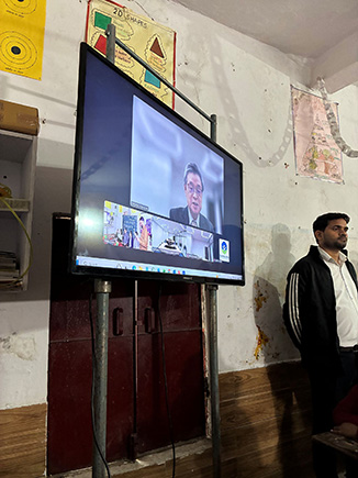 日本から挨拶する常務理事